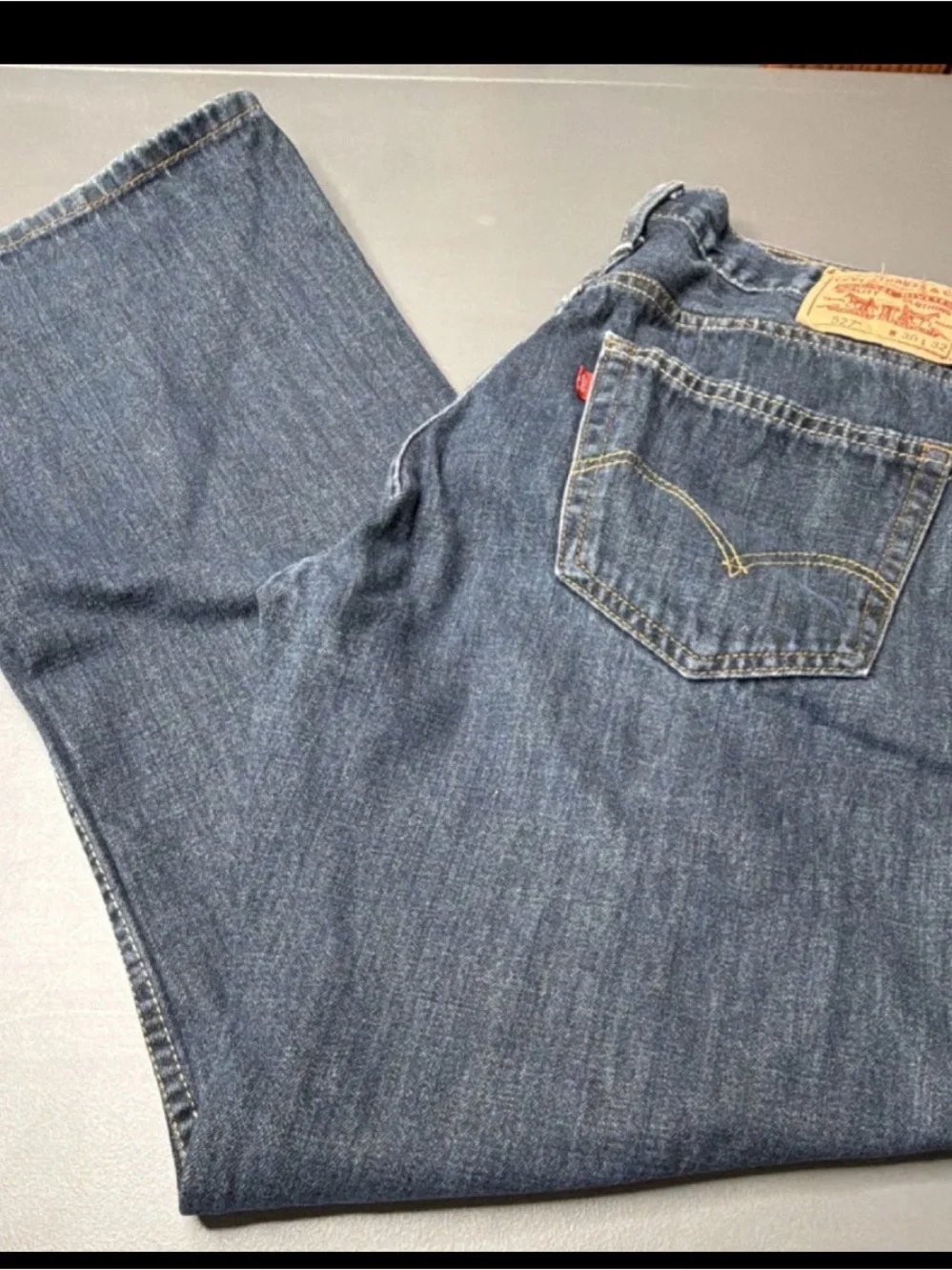 Levi's Men's 527 Bootcut Blue Medium Wash Denim Jeans. Size: 36x32
